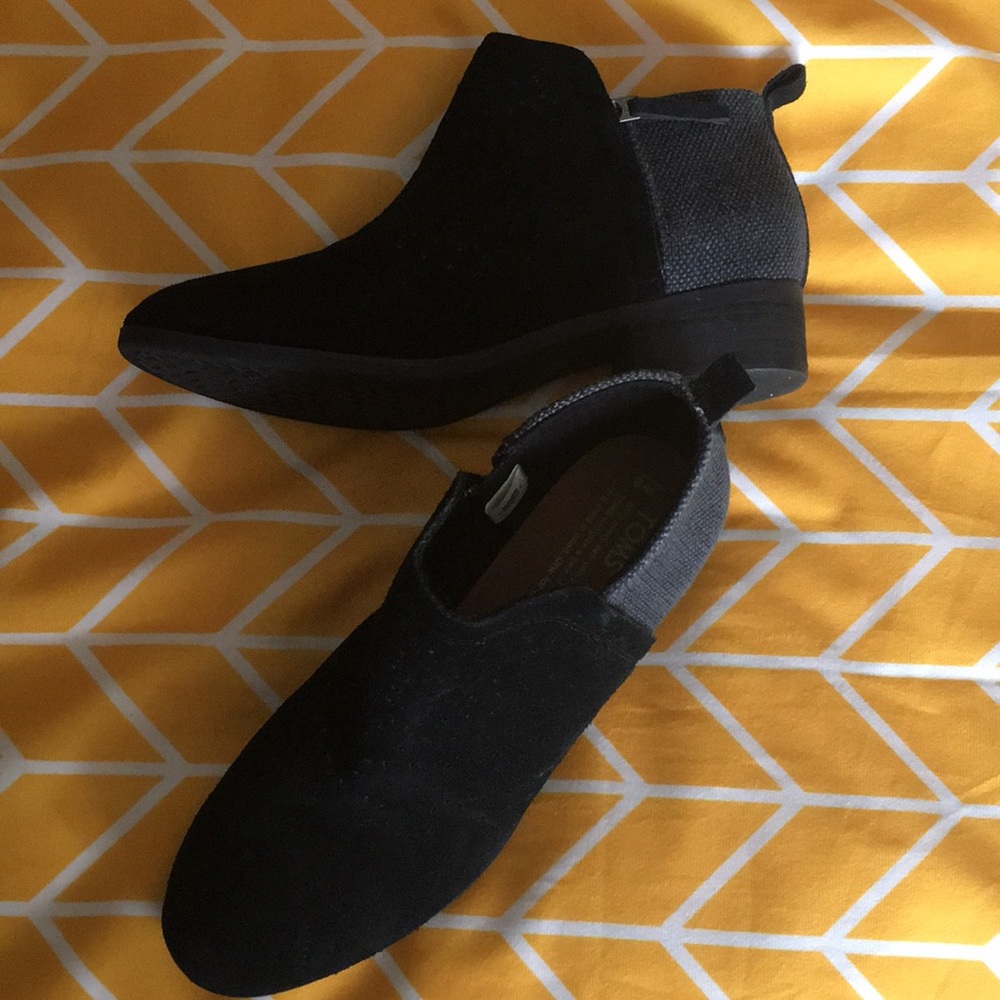 Toms Deia Booties Sz 8